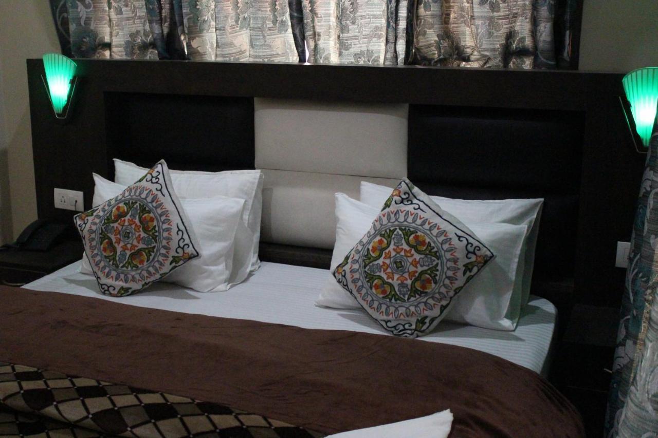 Hotel Samar Srinagar  Ngoại thất bức ảnh