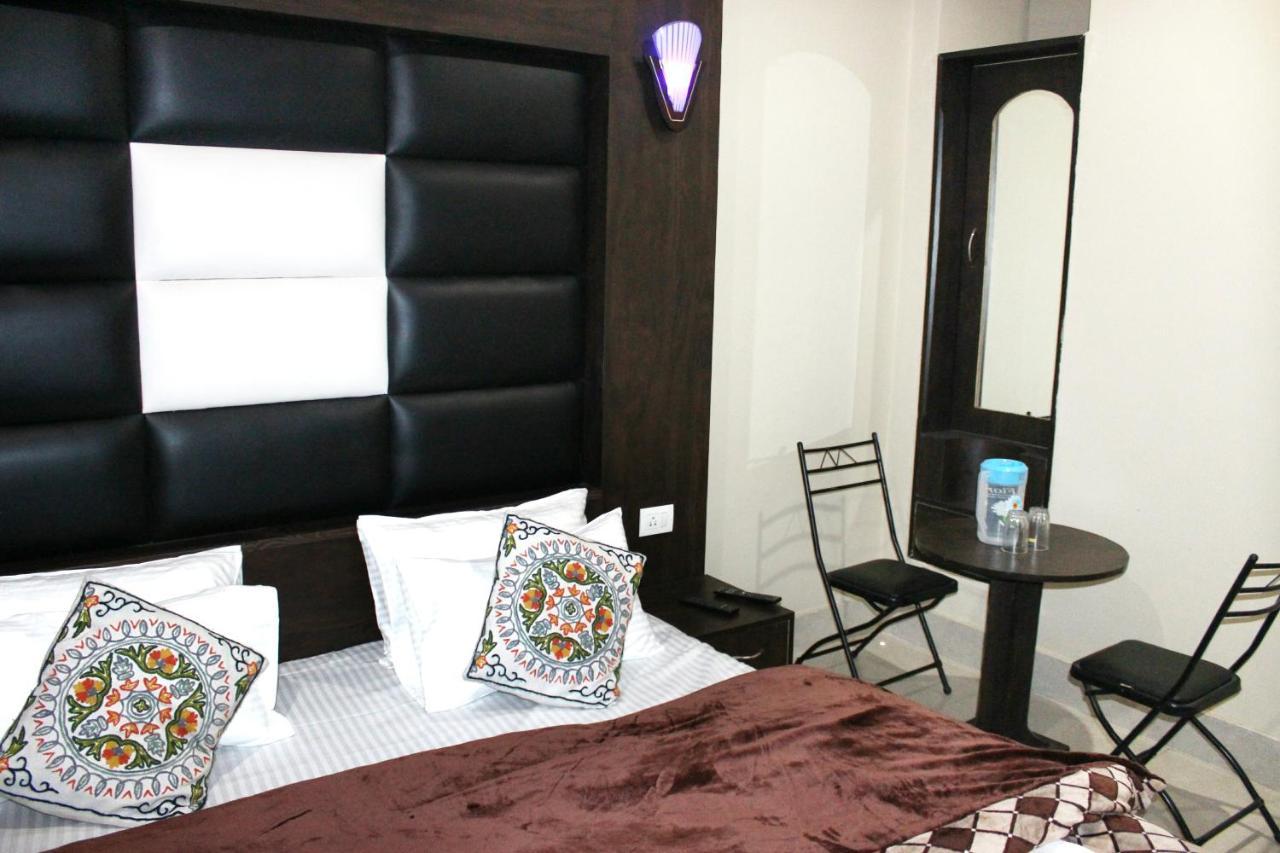 Hotel Samar Srinagar  Ngoại thất bức ảnh